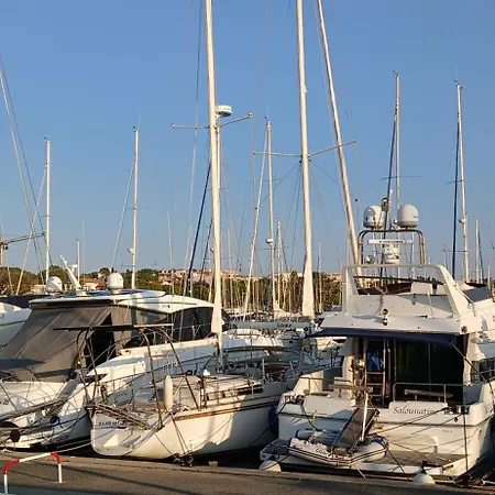 Port Santa Lucia Appartement *