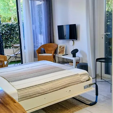 Studio Saint Raphael Port Santa Lucia Apartment