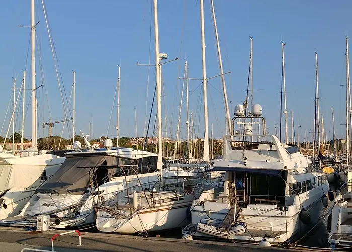 Port Santa Lucia 아파트 *